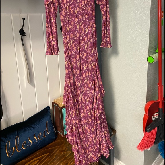 Tularosa (Shiloh Dress) sold out on Revolve.com Retails for $268 - Picture 3 of 7